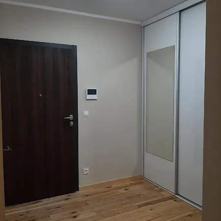 Garbary 84 Parking Free Apartment