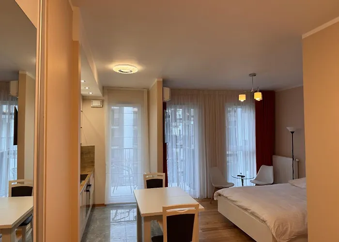 Garbary 84 Parking Free Appartamento