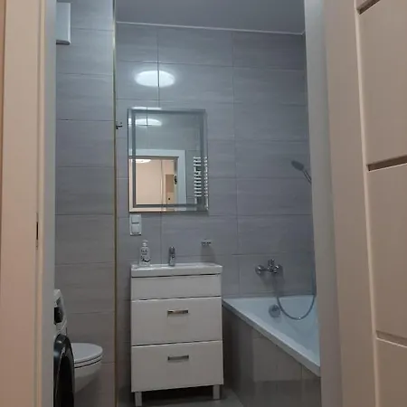 Garbary 84 Parking Free Apartamento