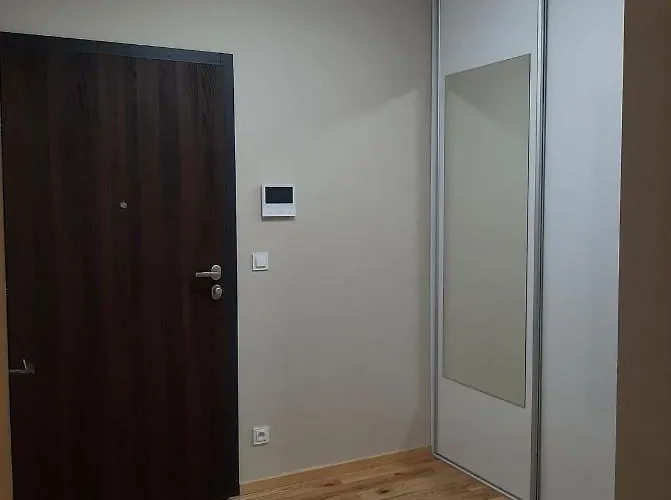 Garbary 84 Parking Free Apartamento